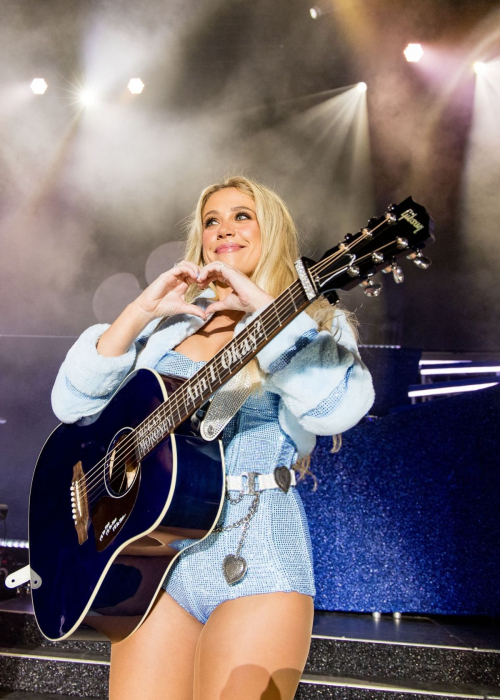 Megan Moroney Performs at Am I Okay Tour in Los Angeles, October 2025 8