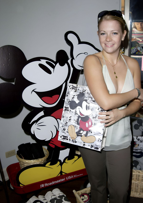 Melissa Joan Hart at Cabana Beauty Buffet, September 2002 8