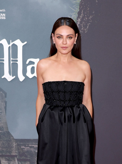 Mila Knuvis at Wake Up Dead Man Premiere London, October 2025 1