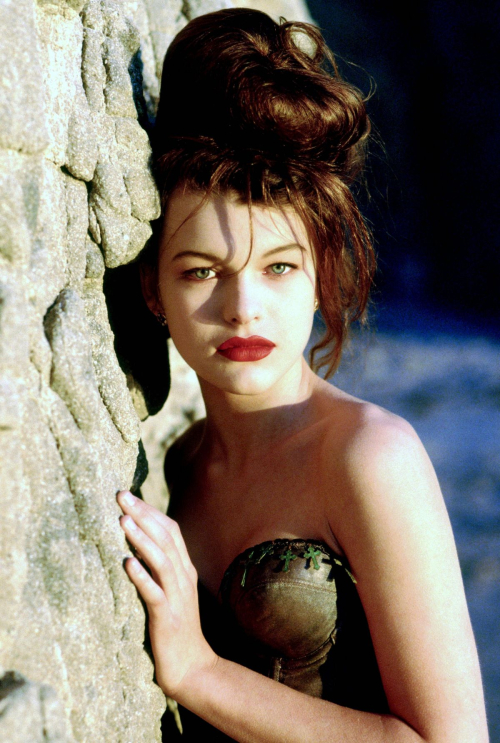 Milla Jovovich at a photoshoot, October 2025 5