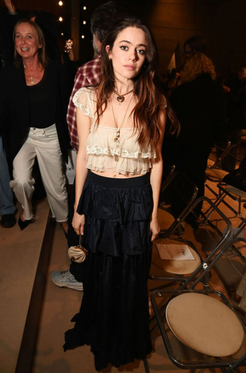 Molly Gordon at Chloe Fashion Show Paris Fashion Week, October 2025 1