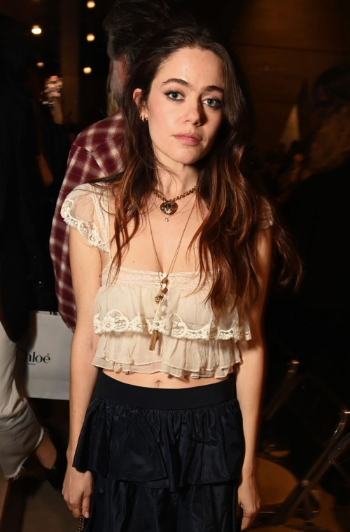 Molly Gordon at Chloe Fashion Show Paris Fashion Week, October 2025 2
