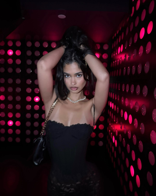 Naaz Torbati Instagram Photos, October 2025 5