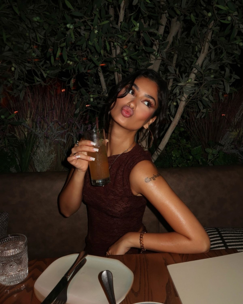 Naaz Torbati Instagram Photos, October 2025 3