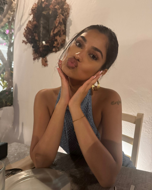 Naaz Torbati Instagram Photos, October 2025 6