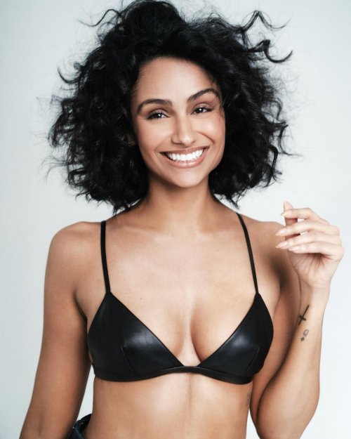 Nazanin Mandi – Instagram Photos, October 2025 2