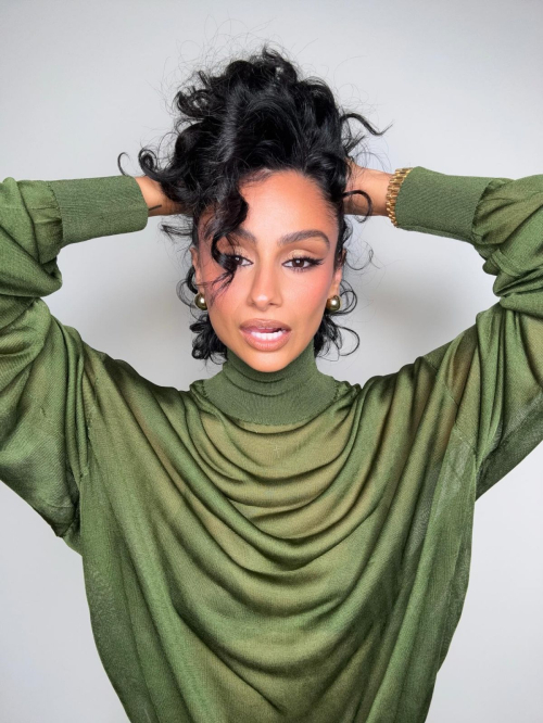 Nazanin Mandi Instagram Photos, October 2025 9