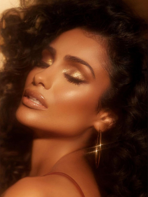 Nazanin Mandi Instagram Photos, October 2025 3