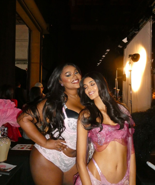 Neelam Gill Backstage at Victoria’s Secret Fashion Show, October 2025 12