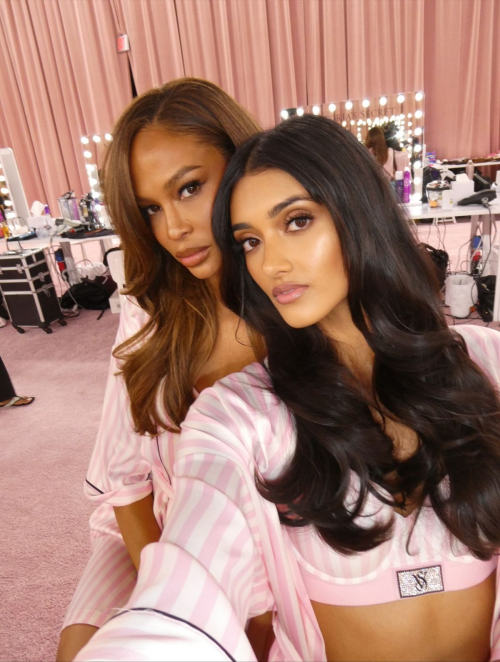 Neelam Gill Backstage at Victoria’s Secret Fashion Show, October 2025 4