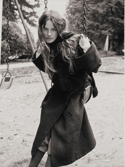 Olga Obumova at photoshoot, October 2025 3