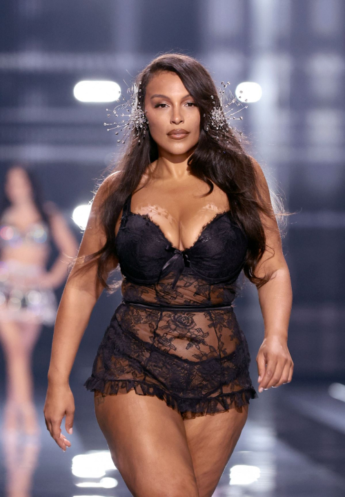 Paloma Elsesser walks Victoria's Secret Fashion Show runway, October 2025