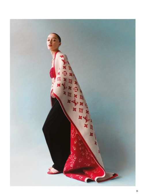 Phoebe Dynevor for Glass Magazine Autumn 2025 4