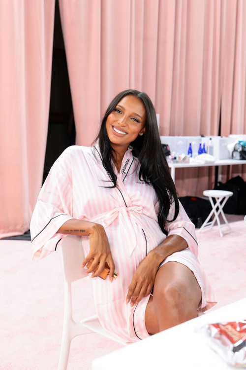Pregnant Jasmine Tookes at Victoria