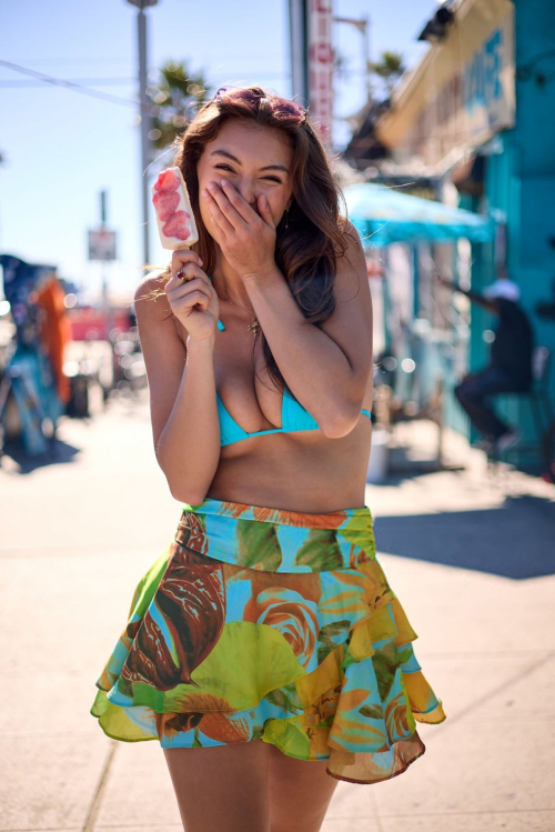 Rachel Pizzolato at photoshoot Venice Beach Los Angeles, October 2025 11