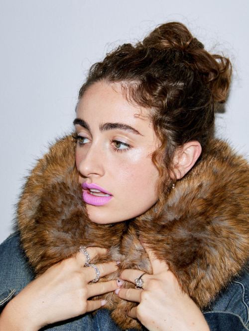 Rachel Sennott for Elle USA, October 2025 3