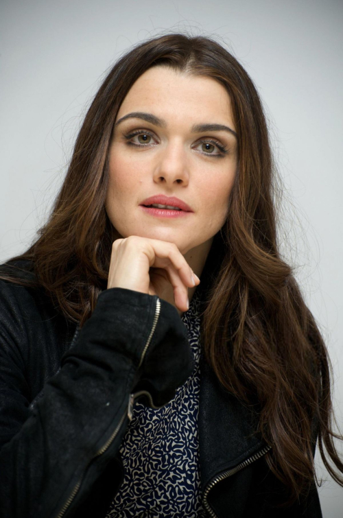 Rachel Weisz – The Lovely Bones Press Conference Portraits, December 2009 3