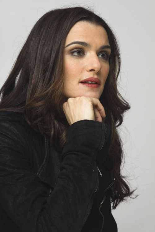 Rachel Weisz – The Lovely Bones Press Conference Portraits, December 2009 4
