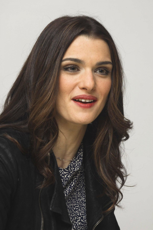 Rachel Weisz – The Lovely Bones Press Conference Portraits, December 2009 6