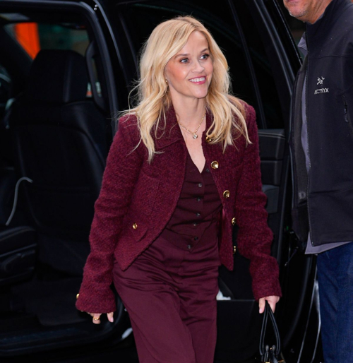 Reese Witherspoon spotted out in New York 1