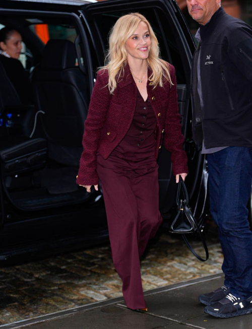 Reese Witherspoon spotted out in New York 2