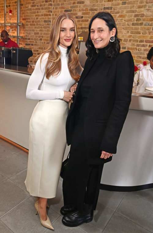 Rosie Huntington-Whiteley at Mother Verite Statue London, October 2025 3