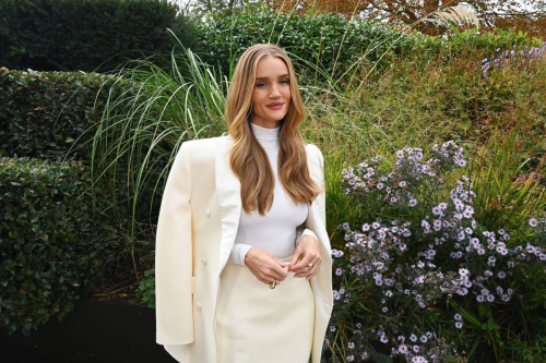 Rosie Huntington-Whiteley at Mother Verite Statue London, October 2025 6