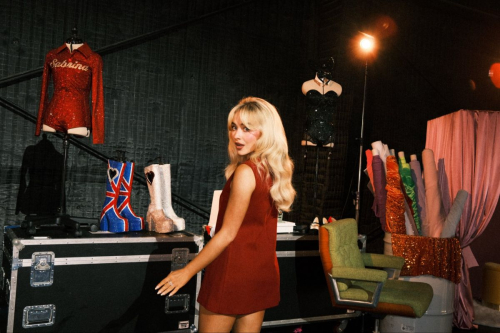 Sabrina Carpenter Airbnb Short n Sweet Experience October 2025 3