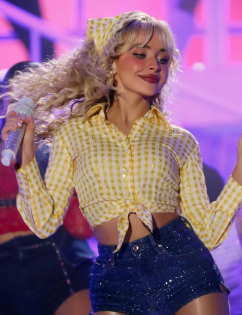 Sabrina Carpenter Performs at Austin City Limits, October 2025 6
