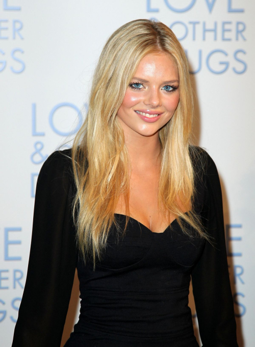 Samara Weaving at Love and Other Drugs Screening Sydney, December 2010 3