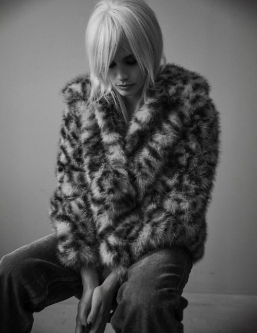 Sara Sampaio for Behind the Blinds, 2025 4