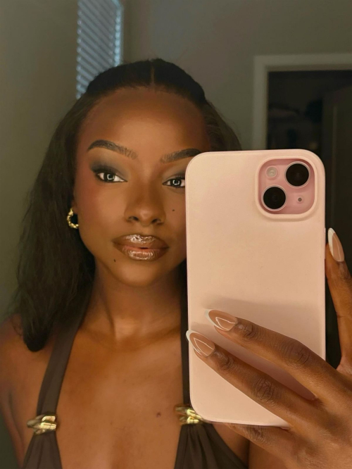 Savannah Perkins Instagram Photos, October 2025 10