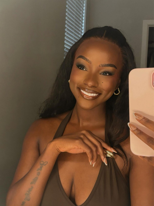 Savannah Perkins Instagram Photos, October 2025 11