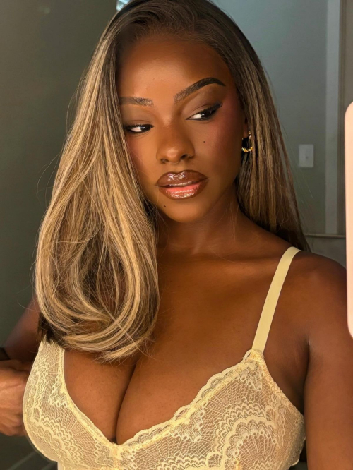 Savannah Perkins Instagram Photos, October 2025 5