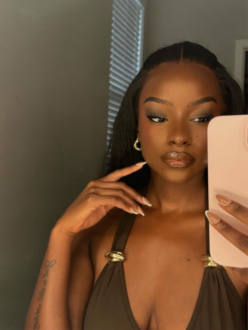 Savannah Perkins Instagram Photos, October 2025 8