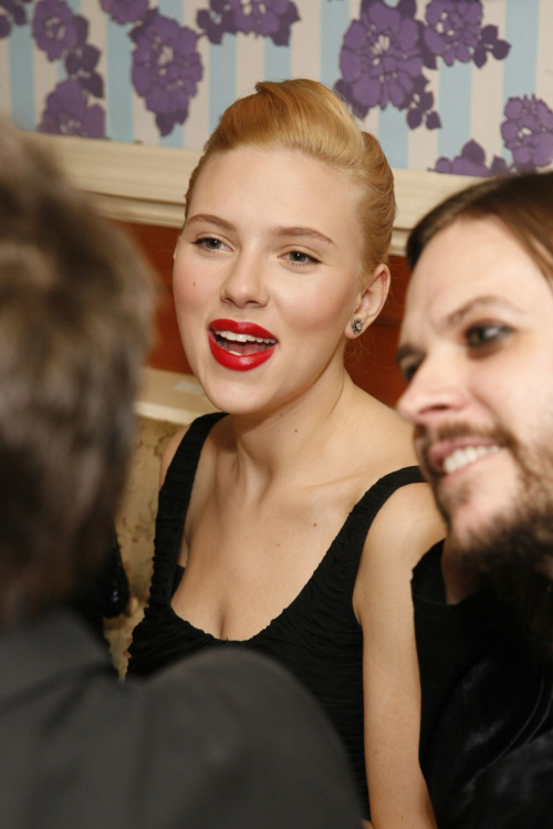 Scarlett Johansson Les Perles de Chanel Private Dinner 5