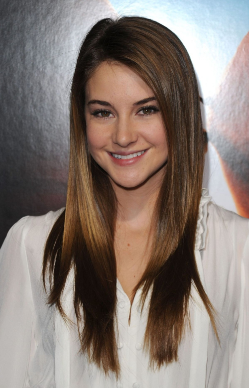 Shailene Woodley at 127 Hours Premiere Los Angeles, November 2010 2