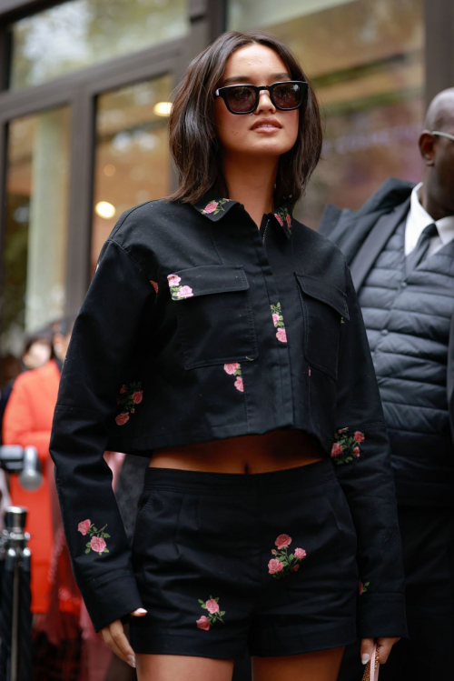 Sophia Hammons at Giambattista Valli Fashion Show Paris Fashion Week, October 2025 2