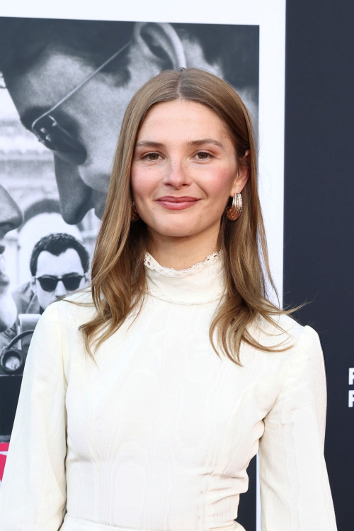Stefanie Scott at Nouvelle Vague premiere, October 2025 3