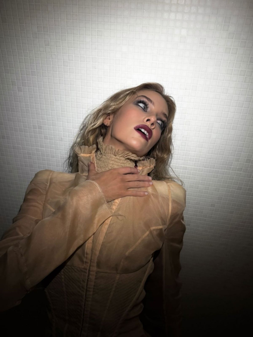 Stella Maxwell Instagram Photos, October 2025 4