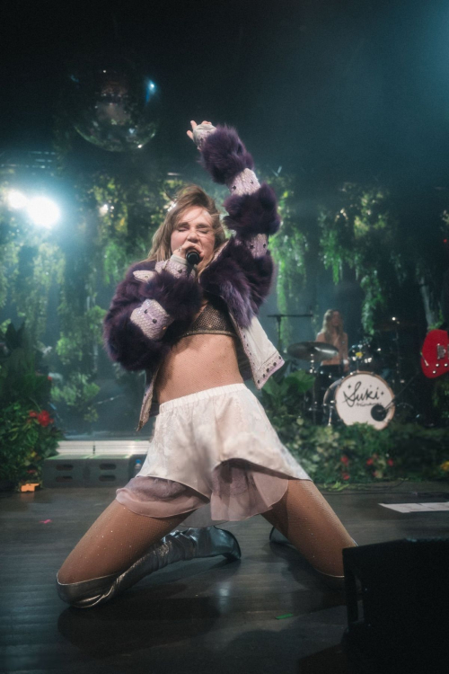 Suki Waterhouse in Concert, December 2024 1