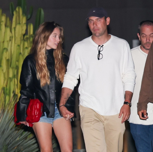 Sydney Sweeney Leaves Art Gallery Before Dinner Los Angeles, September 2025 4