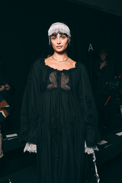 Taylor Hill at Ann Demeulemeester Fashion Show Paris Fashion Week, October 2025