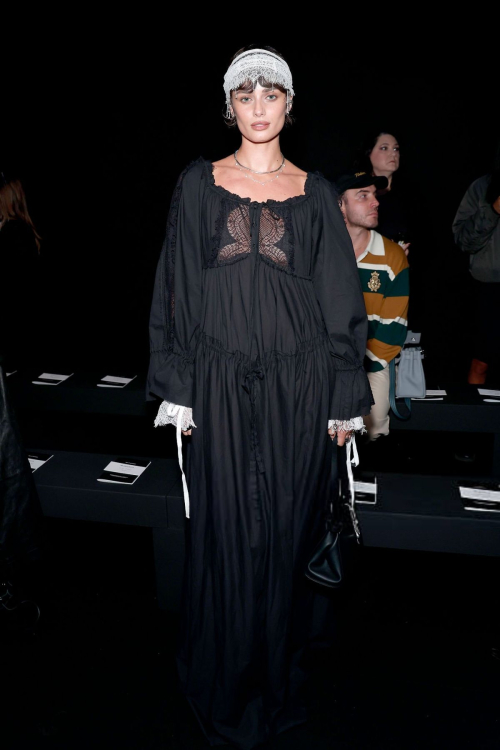 Taylor Hill at Ann Demeulemeester Fashion Show Paris Fashion Week, October 2025 1