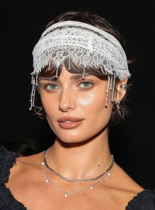 Taylor Hill at Ann Demeulemeester Fashion Show Paris Fashion Week, October 2025 4
