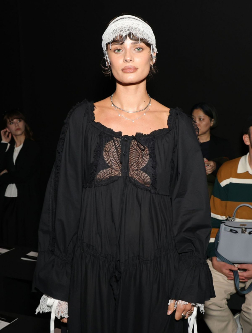 Taylor Hill at Ann Demeulemeester Fashion Show Paris Fashion Week, October 2025 5