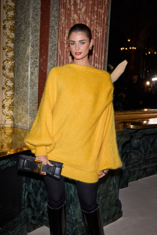 Taylor Hill at Balmain SS2026 Fashion Show Paris Fashion Week, October 2025