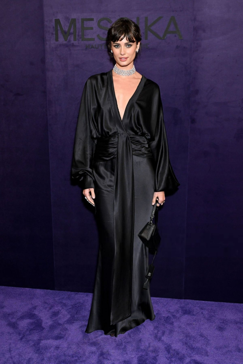Taylor Hill at Messika Fashion Show Paris Fashion Week, October 2025 6