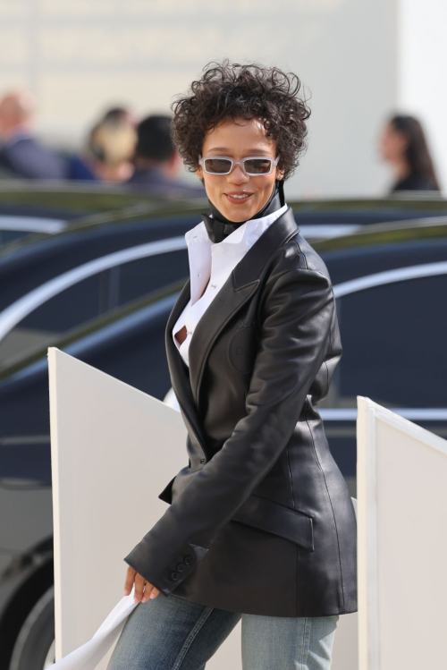 Taylor Russell Arrives at Christian Dior Fashion Show Paris Fashion Week, October 2025 4