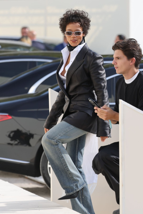 Taylor Russell Arrives at Christian Dior Fashion Show Paris Fashion Week, October 2025 5